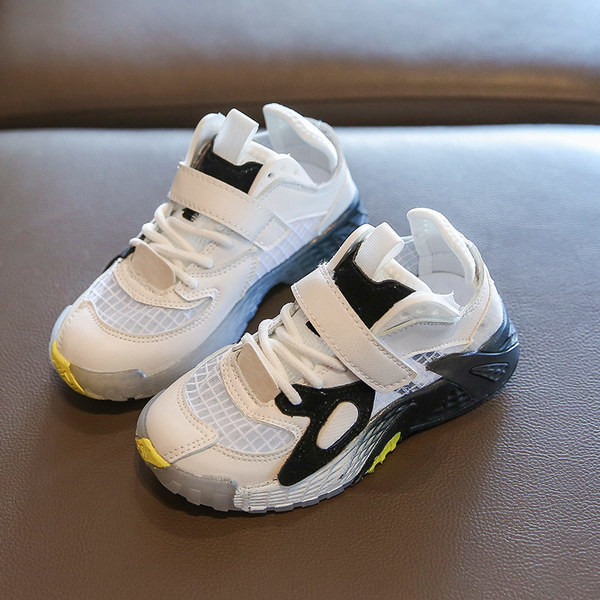 Ikdienas bērnu kedas ar uzlīmi un plakanu zoli