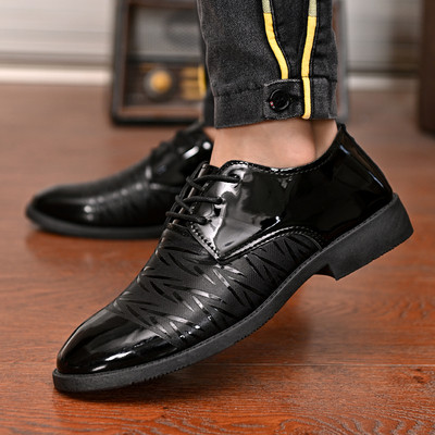 Επίσημα ανδρικά παπούτσια σε μαύρο χρώμα - μυτερό  μοντέλο