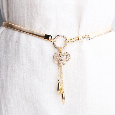 Új modell rugalmas női öv fém elemekkel - többféle modell