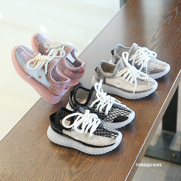 Laste vabaaja tossud tikandite ja lipsudega