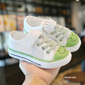 Tüdrukutele sobivad vabaaja paelte ja lameda tallaga laste tossud