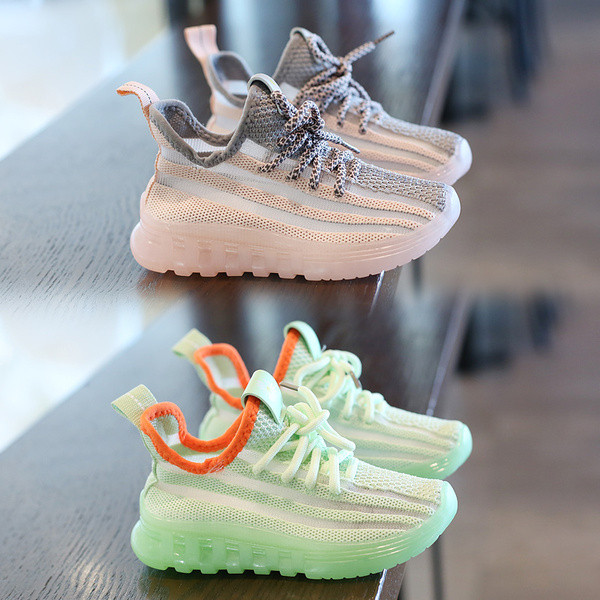 Suveks sobivad vabaajalised paelte ja lameda tallaga laste tossud