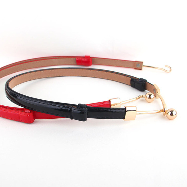 Eko bőrből készült, fém rögzítésű női öv