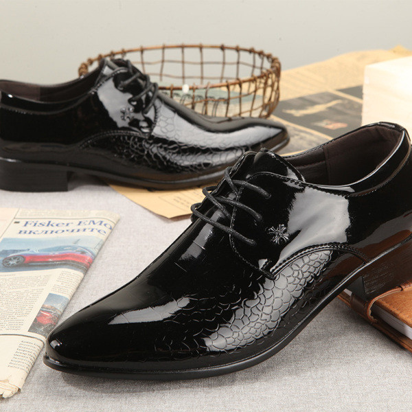 Pantofi formali barbatesti in negru - model ascutit