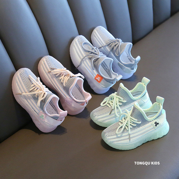 Meitenēm piemērotas bērnu kedas ar šņorēm un plakanām zolēm