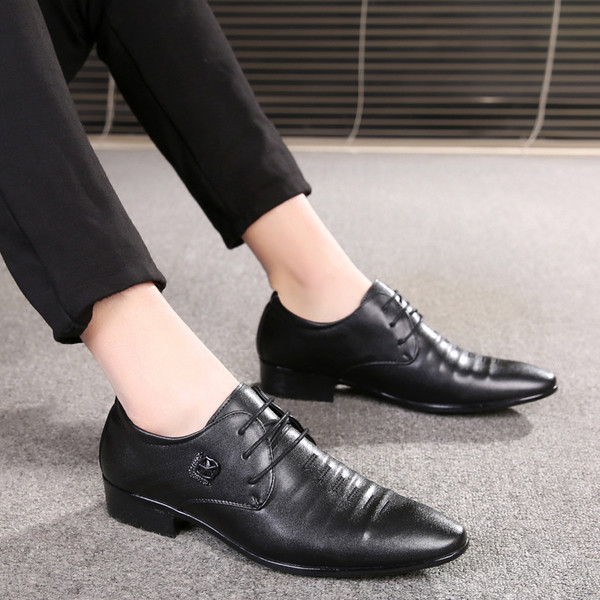 Pantofi ascuțiți pentru bărbați din piele ecologică - două modele