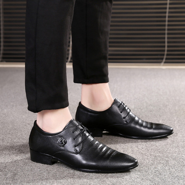 Pantofi ascuțiți pentru bărbați din piele ecologică - două modele