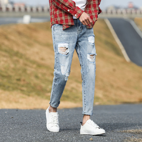 Blugi casual barbatesti cu motive rupte de culoare deschisa