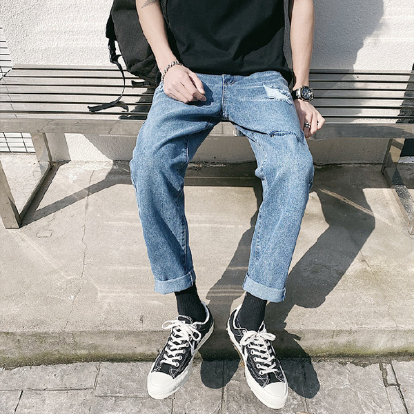 Meeste vabaaja teksapükste sirge rebenenud motiividega mudel