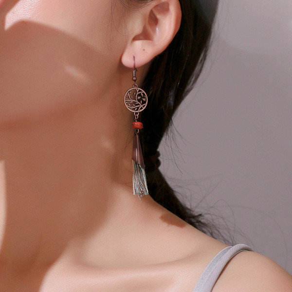 Cercei de damă atârnați cu franjuri