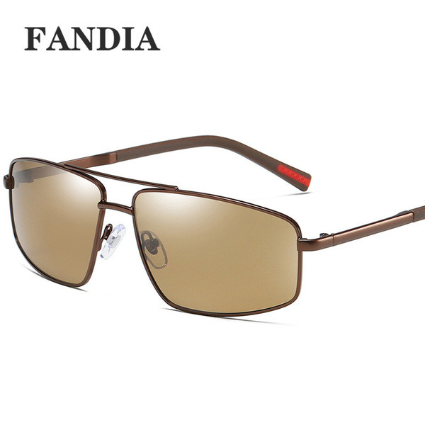 Ochelari moderni pentru bărbați în negru