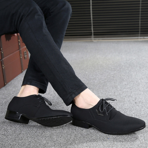 Modern férfi cipő eco velúrból fűzős - hegyes modell