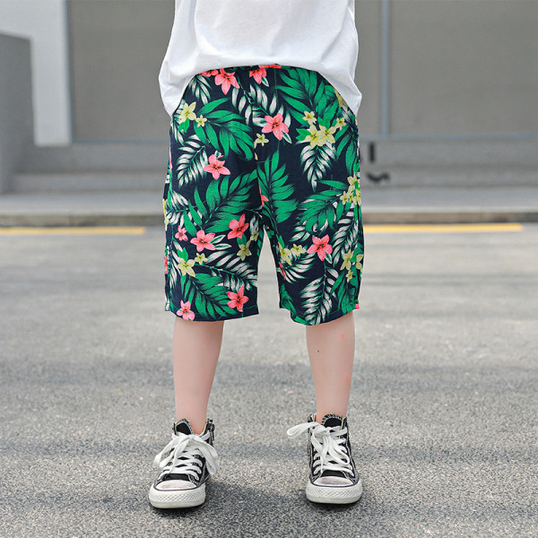 Bērnu šorti zēniem ar ziedu rakstu