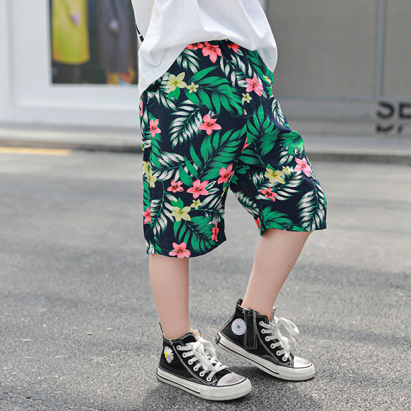 Bērnu šorti zēniem ar ziedu rakstu