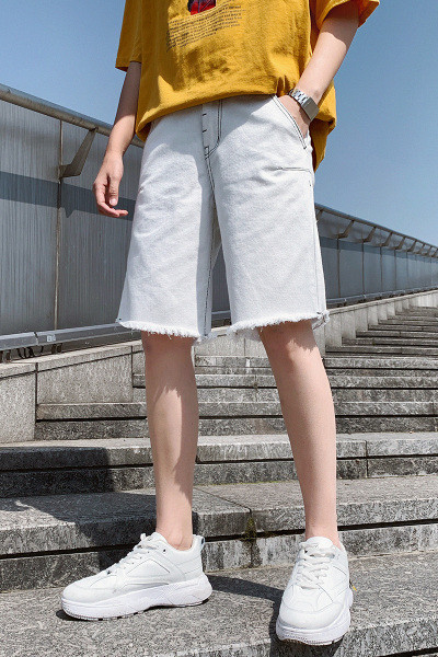 Blugi pentru bărbați de vară până la genunchi