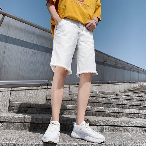 Blugi pentru bărbați de vară până la genunchi