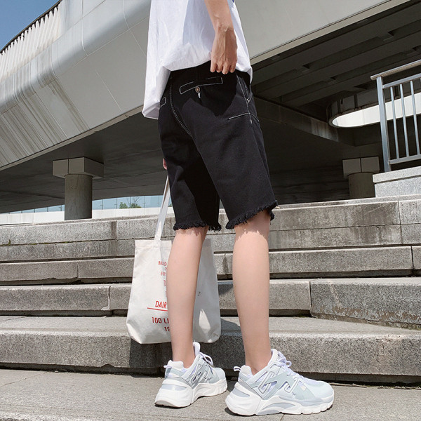 Blugi pentru bărbați de vară până la genunchi