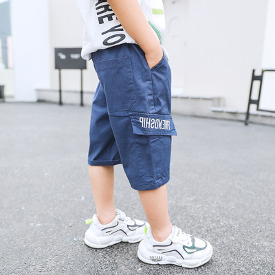 Pantaloni scurți pentru băieți cu buzunare și inscripție