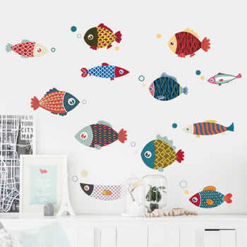 Самозалепващ се стикер подходящ за детска стая във формата на риби 