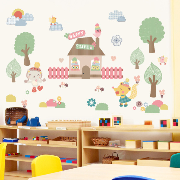 Autocolant de perete autoadeziv în formă de casă în copac potrivit unei camere pentru copii