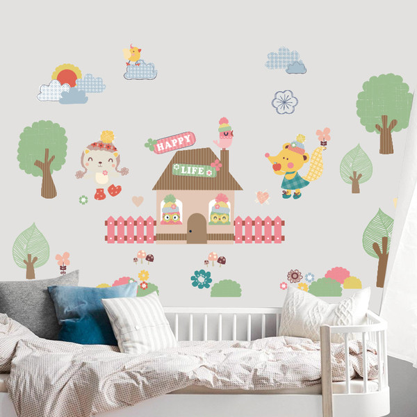 Autocolant de perete autoadeziv în formă de casă în copac potrivit unei camere pentru copii