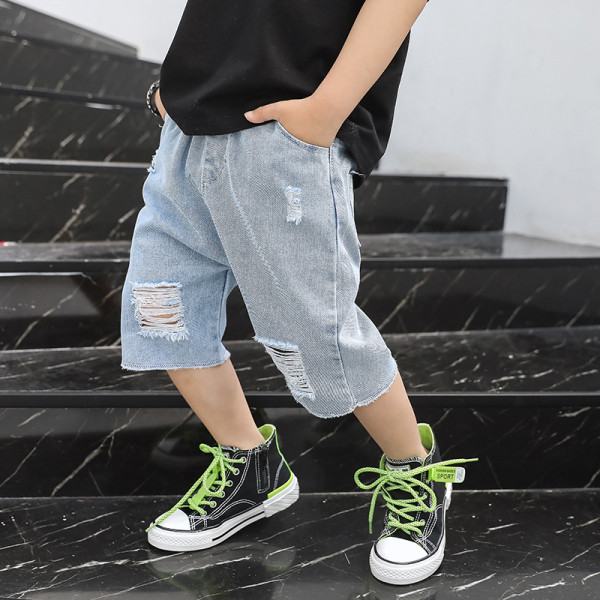 Pantaloni scurți casual pentru băieți cu model rupt în două culori