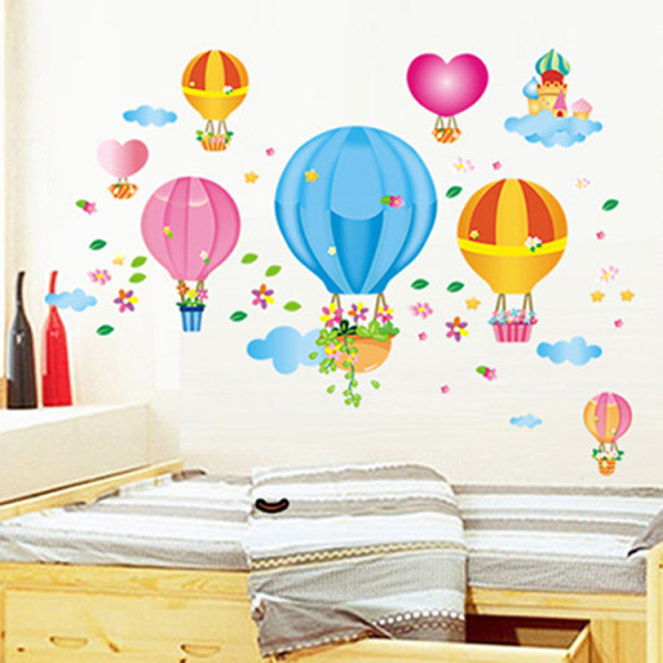 Autocolant de perete autoadeziv in forma de balon zburator potrivit pentru camera unui copil