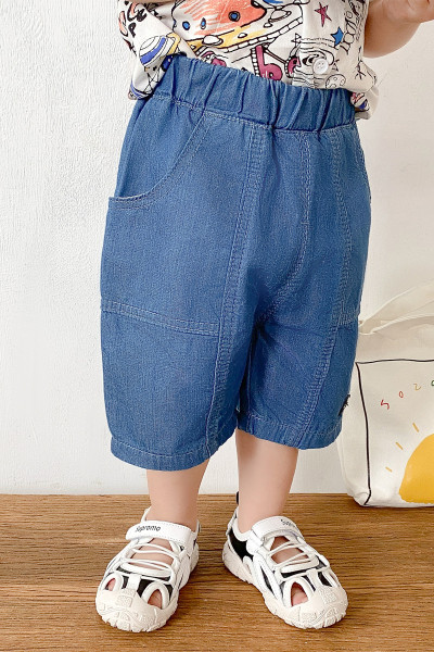 Paprasti vaikiški trumpi džinsai su elastiniu juosmeniu ir kišenėmis berniukams