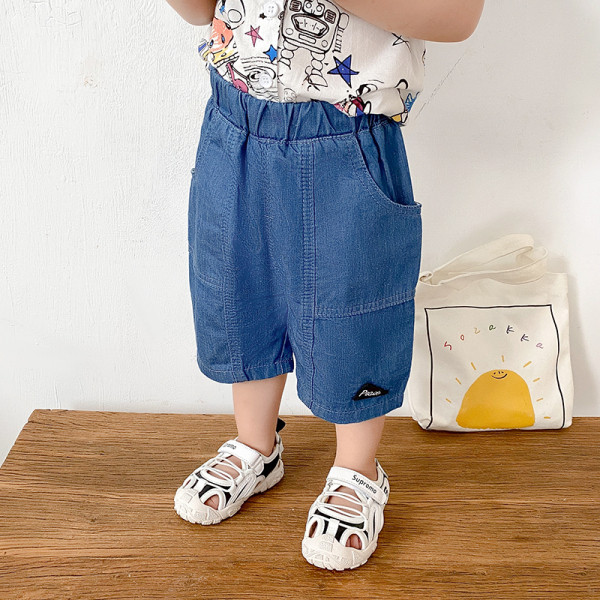 Paprasti vaikiški trumpi džinsai su elastiniu juosmeniu ir kišenėmis berniukams