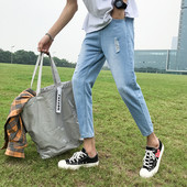 Μοντέρνα ανδρικά τζιν με σκισμένα μοτίβα και μήκος 9/10