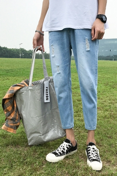 Μοντέρνα ανδρικά τζιν με σκισμένα μοτίβα και μήκος 9/10