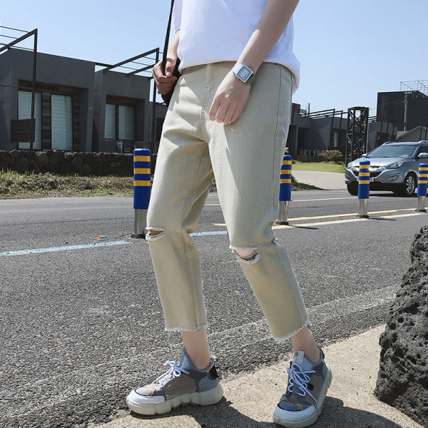 Μοντέρνα ανδρικά τζιν με σκισμένα μοτίβα και μήκος 7/8