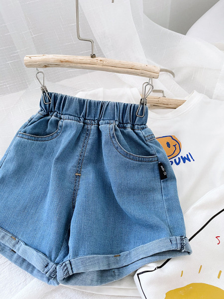 Paprasti vaikiški džinsiniai šortai su kišenėmis ir elastingu juosmeniu