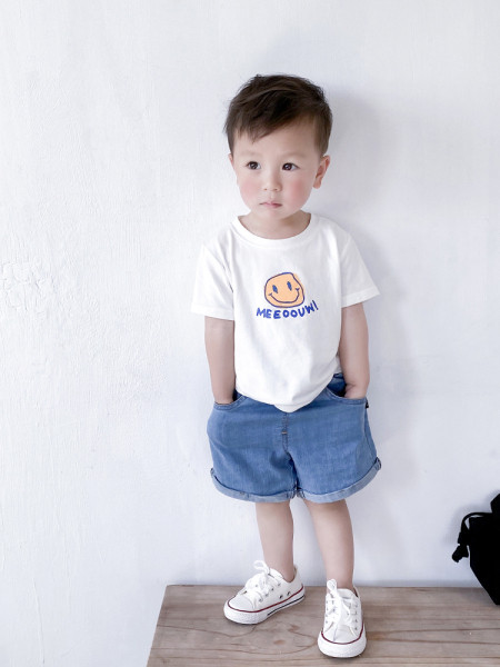 Paprasti vaikiški džinsiniai šortai su kišenėmis ir elastingu juosmeniu