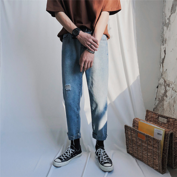 Ανδρικό casual τζιν ίσιο μοντέλο με σκισμένα μοτίβα