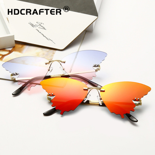 Νέο μοντέλο γυαλιά ηλίου σε σχήμα πεταλούδας