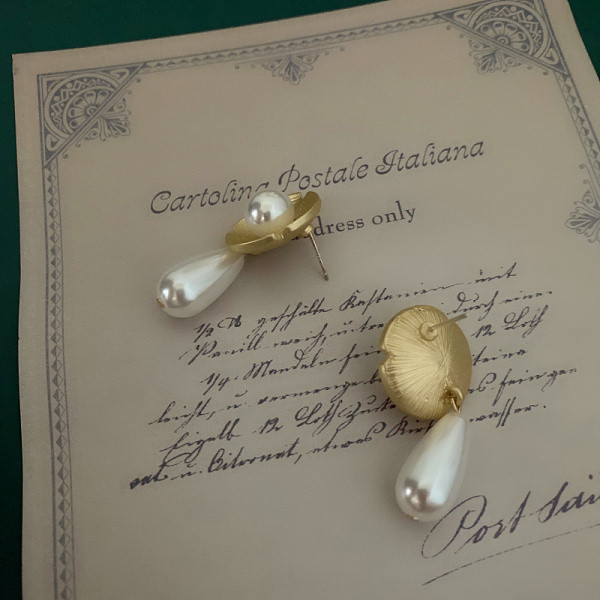 Női gyöngyös fülbevaló