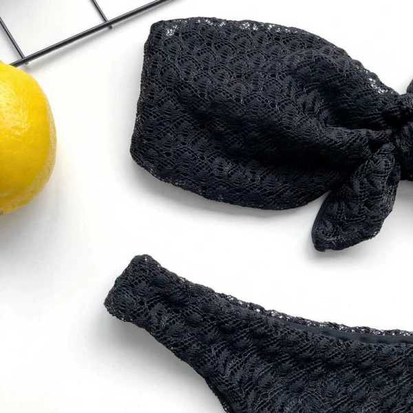 Uus kaheosaline musta värvi ujumistrikoo mudel