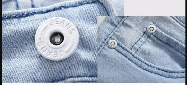 Férfi testreszabott farmernadrág új modellje világos színben