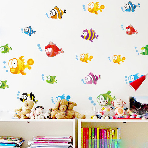 Ūdensizturīga uzlīme ar zivīm – pašlīmējoša