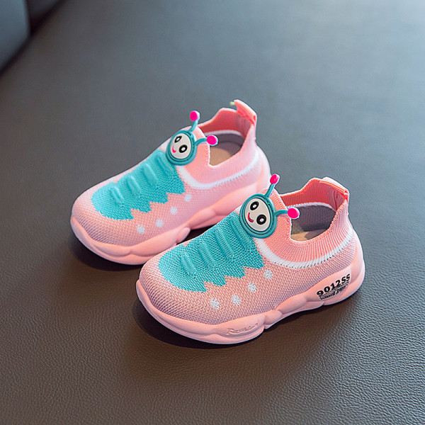 Ležerne dječje tenisice s ravnim potplatom i šarenim aplikacijama