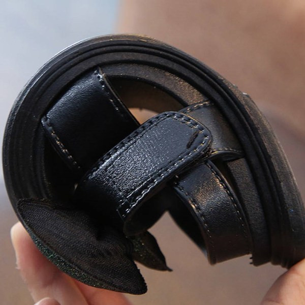 Παιδικά σανδάλια για κορίτσια με κορδέλα και επίπεδη σόλα