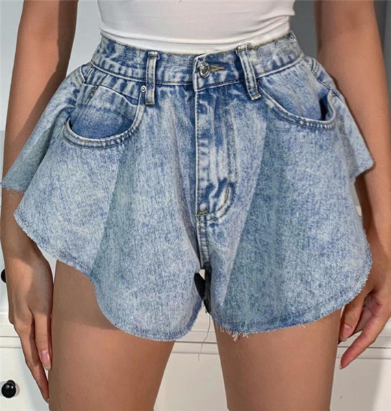 Γυναικεία κοντή τζιν με ψηλή μέση και τσέπες