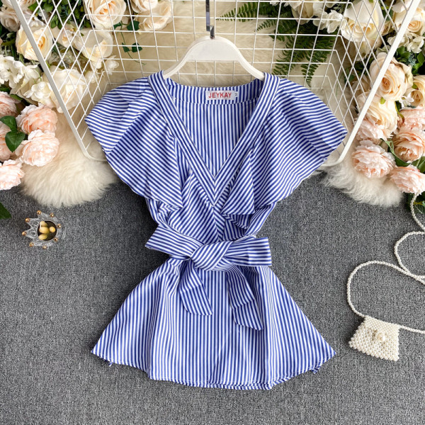 Cămașă de damă cu decolteu spitz și panglică în alb și albastru