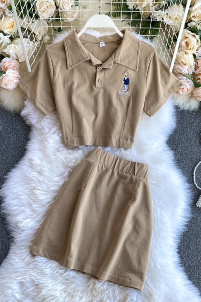 Ikdienas sieviešu komplekts no divām daļām ar īsām piedurknēm un augstu vidukli