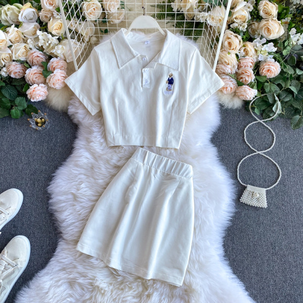 Ikdienas sieviešu komplekts no divām daļām ar īsām piedurknēm un augstu vidukli