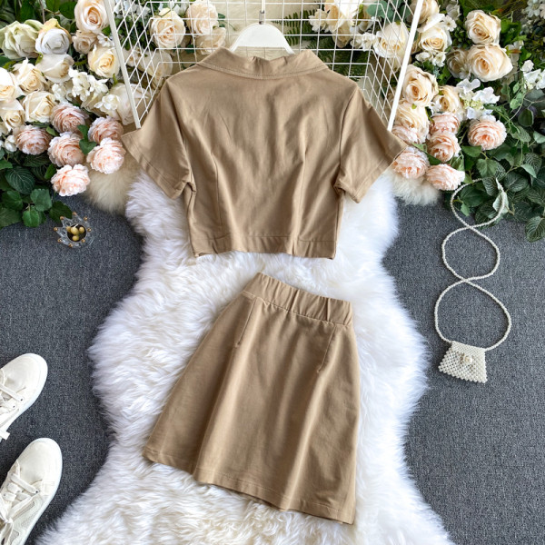 Ikdienas sieviešu komplekts no divām daļām ar īsām piedurknēm un augstu vidukli