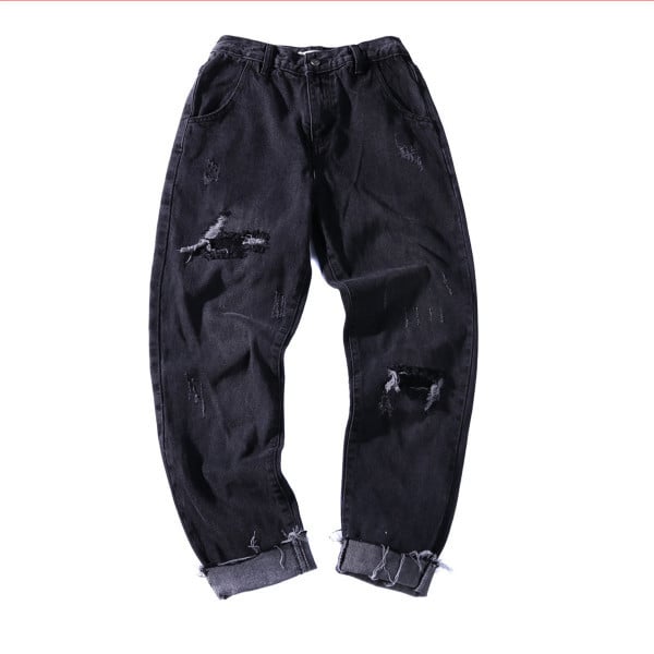 Μοντέρνο καλοκαιρινό τζιν με σκισμένα μοτίβα και τσέπες