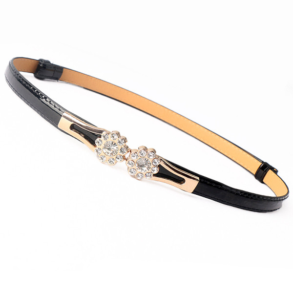 Μοντέρνα γυναικεία ζώνη με διακοσμητικές πέτρες και μεταλλική στερέωση