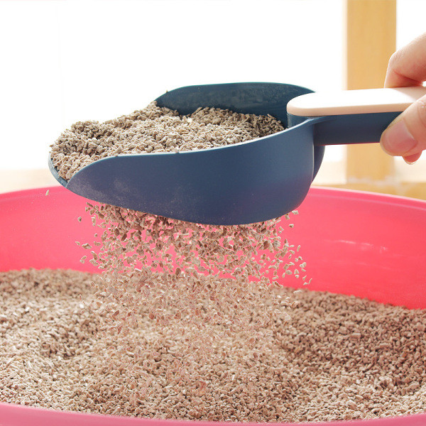 Plastikust labidas kassi tualettruumi puhastamiseks